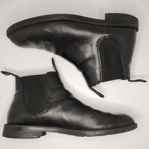 Blundstone Boots. Size 8.5. Black.
